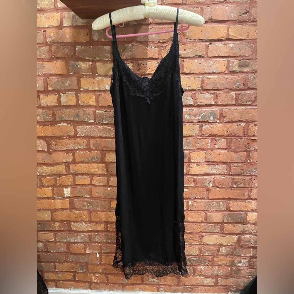 Bardot lace dress in black